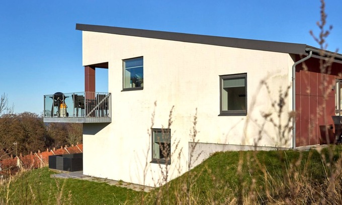 Sandvig House | Rossella: Oceanfront Retreat with Spa & Breakfast Included