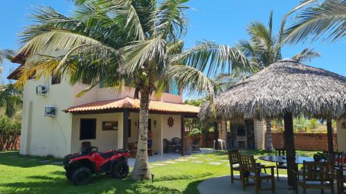 Coqueiro House | Rota do Mar: Pet-Friendly Retreat with Pool Access