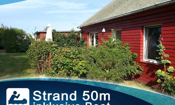 Rakow Apartment | Beautiful Rotes Strandhaus with Boat, Steps from the Beach