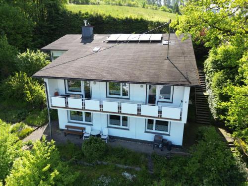 Kickenbach Apartment | Rothaarsteig Ferienhaus: Family-Friendly Retreat for All