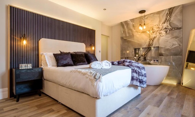 Windermere Apartment | Convenient Rothay Hotel: Steps from Windermere Village