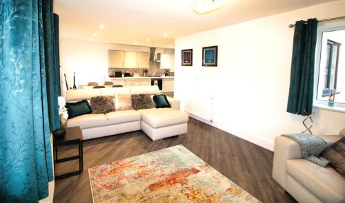 Rotherham House | Guest Rated: 9.3 - Dog Friendly Bungalow with Garden
