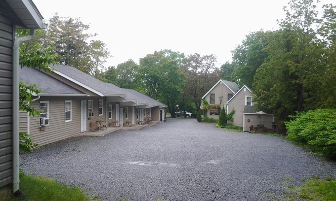 Rothesay Hotel | Cozy Rothesay Motel: Enjoy Breakfast and Relax in a Hot Tub