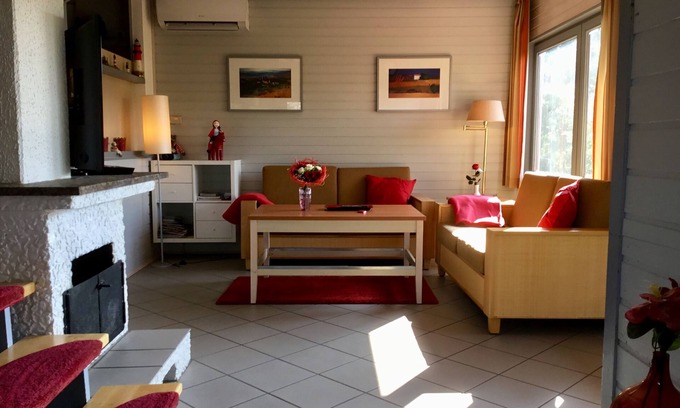 Reimboldshausen House | Discover Rotkäppchen @ Seepark Kirchheim with Pool & Breakfast