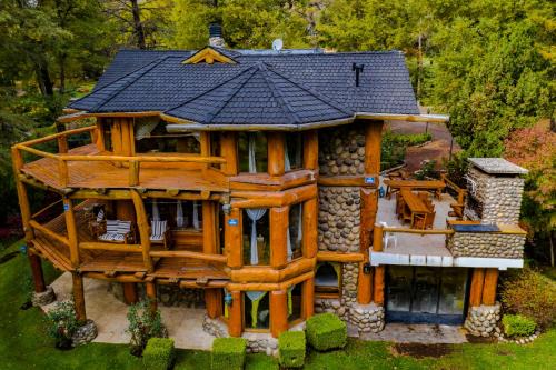San Martin de los Andes Hotel | Exclusive Rotui Cabaña La Juanita: Pet-Friendly Retreat