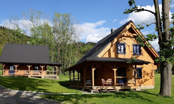 Krasna Apartment | Family-Friendly Roubenka: Perfect for Pets and Kids