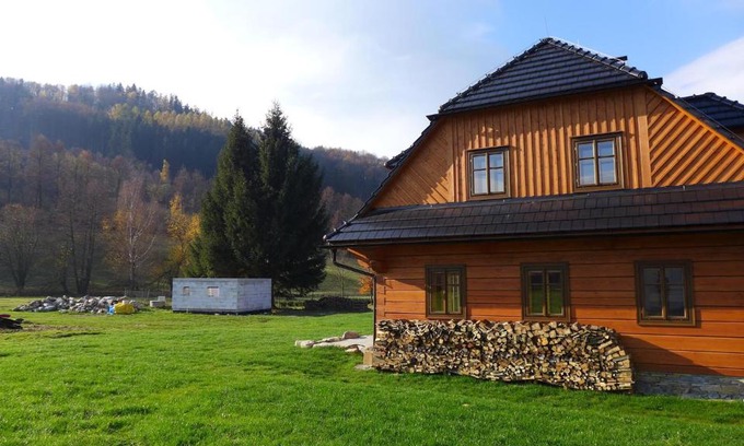 Vernirovice Cabin | Experience Roubenka Pod Čapím vrchem: Hot Tub & 10/10 Rating