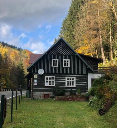 Spindleruv Mlyn House | Discover Roubenka Volský Důl: Pet-Friendly Retreat