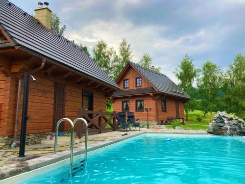 Sobotin Apartment | Exquisite Roubenky u zvonice: Oceanfront Retreat with Pool