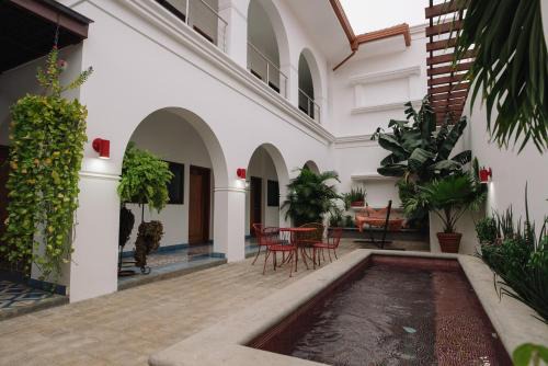 Granada Hotel | Relax at Rouge By La Gran Francia - 4-Star Family Retreat