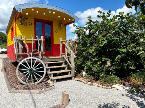 Breconchaux Other | Charming Roulotte de Charme: Guest Rated 10/10, Family Friendly