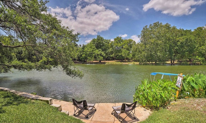 Brushy Bend Park House | Ideal Round Rock Lakefront Home with Water Toys & Fire Pit