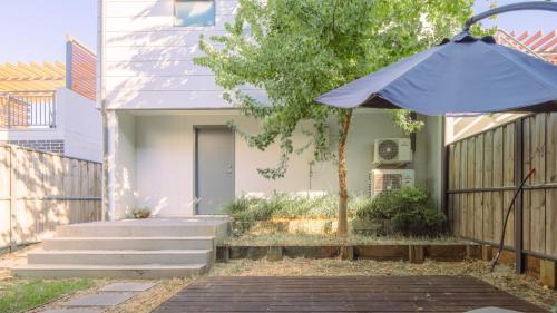 Rouse Hill House | Rousehill 4BR House: Ideal for Families Near Train & Parks