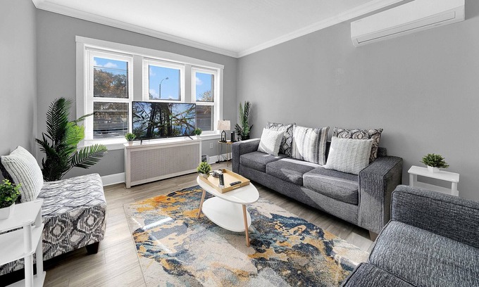 Lavergne Apartment | Convenient Route 66 Apartment Near HOSP & Metra Train