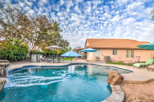 Gilbert House | Desert Oasis Retreat: Pool, Golf & Family Amenities Await