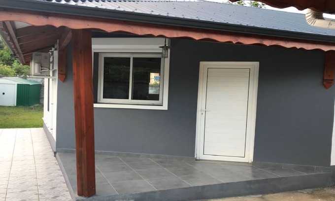 Petit-Bourg House | Serene Routh'Tibou Bungalow with Oceanfront Amenities