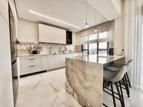 Kiryat Moshe Apartment | Discover Rova1 Boutique: Luxury Condo in Jerusalem