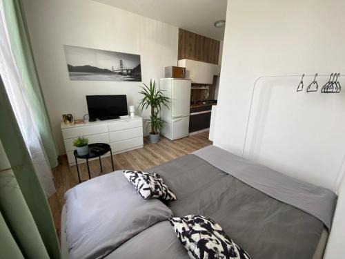 Rovinka Apartment | Cozy Retreat for 1-2 Guests Near Bratislava's Heart
