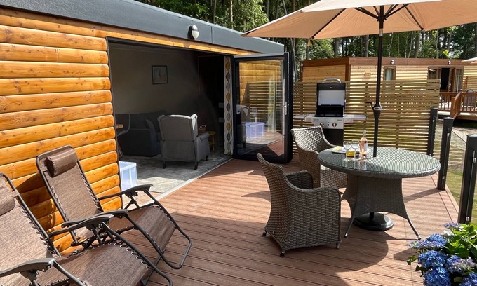 Storwood Cabin | Inviting Rowan Boutique Lodge: A Romantic Retreat for Couples