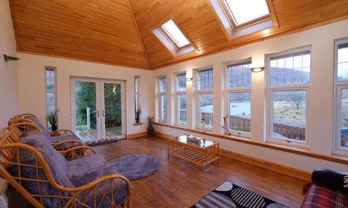 Spean Bridge Apartment | Discover Rowan Cottage: Family-Friendly Highland Retreat