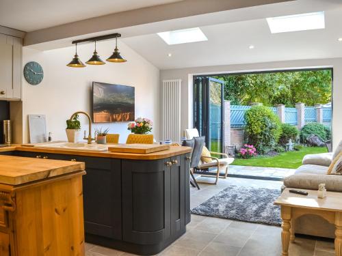 Woodmansey House | Rowan House: Family-Friendly Retreat with 9.3/10 Rating