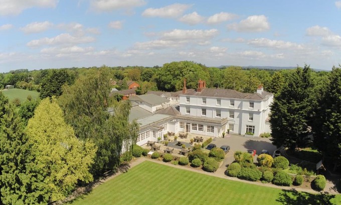 Rowton Hotel | Indulge at Rowton Hall Hotel and Spa: A 4-Star Retreat