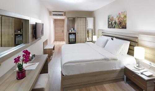 Bahcelievler Hotel | Discover Rox Hotel Istanbul: Family-Friendly & Accessible Stay