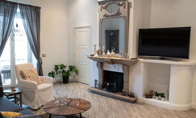 Vasto Apartment | Discover Roy Apartment - Napoli: Pet & Child Friendly Stay