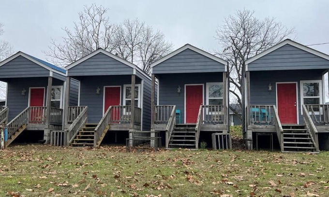 Avon Hotel | Inviting Roy's Cabins & Campgrounds with Family-Friendly Amenities