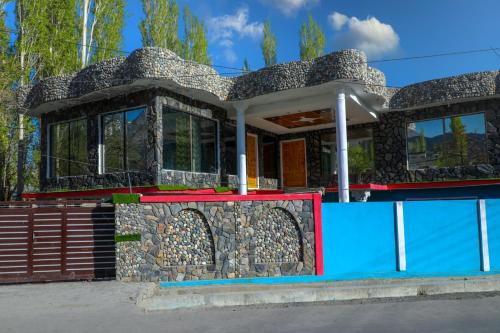 Skardu House | Pet-Friendly Royal Brangsa Guest House for Family Getaways