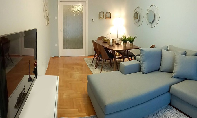 Thessaloniki City Centre Apartment | Guest Rated Royal Deluxe Apartment with Family-Friendly Perks