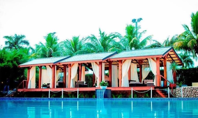 Paramaribo Apartment | Elegant Royal Deluxe Terrace Room with Hot Tub & Spa
