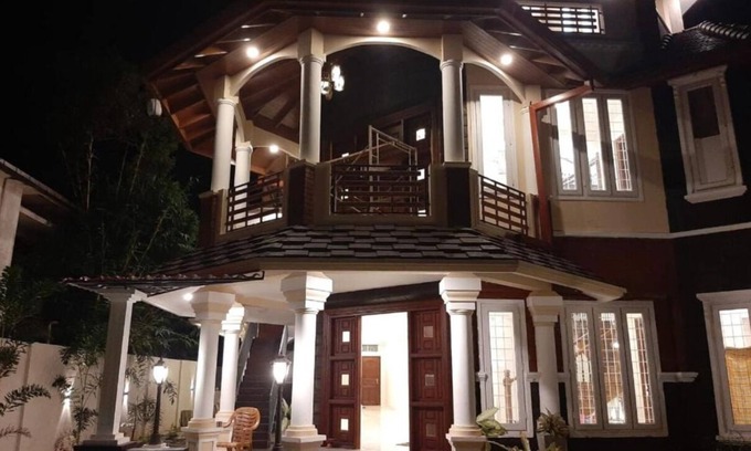 Valikamam East Hotel | Cozy Royal Feather Double Room - Ideal for Families