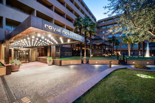 Historic Center Hotel | Elegant Royal Hotel Carlton: Spa, Pet Friendly & Breakfast