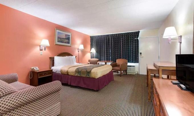 Clearfield Hotel | Budget-Friendly Stay at Royal Inn Clearfield for Families