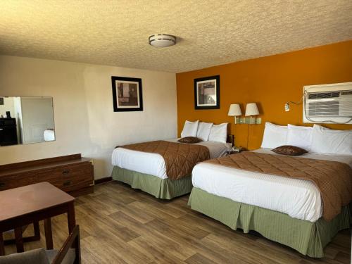 Albany Hotel | Pet-Friendly Stay at Royal Inn - Family-Approved Comfort