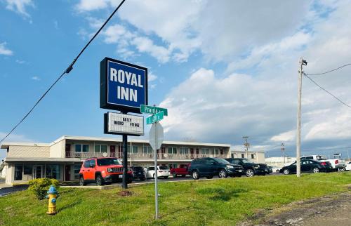 Mount Vernon Hotel | Pet-Friendly Stay at Royal Inn with Hot Tub & Breakfast