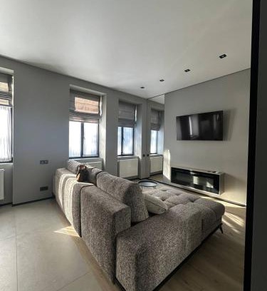 Lviv City Center Apartment | Royal jacuzzi apartment on Krehivska 10 st