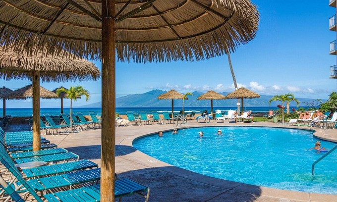 Kahana Condo | Oceanfront Royal Kahana 702 Studio with Pool Access