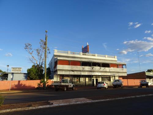 Meekatharra Hotel | Pet-Friendly Retreat at Royal Mail Hotel - Meekatharra