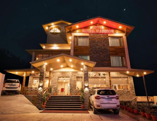 Mohal Hotel | Discover Royal Mansion: 4-Star Stay with Family-Friendly Amenities