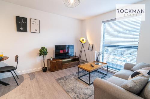 Brentwood Apartment | Brentwood Apartment 3 - Family-Friendly Retreat Near High Street