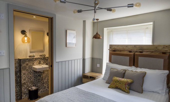 Temple Ewell Hotel | Royal Oak: Guest Rated 8.8, Family-Friendly Amenities Await