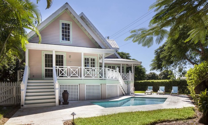 Old Naples House | Experience Old Naples at Royal Palm Cottage - Steps to the Beach