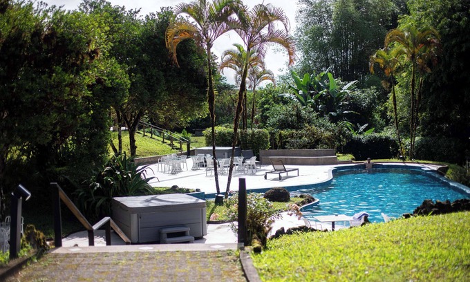 Santa Rosa Hotel | Royal Palm Galapagos: Premier Hotel with Pool & Spa