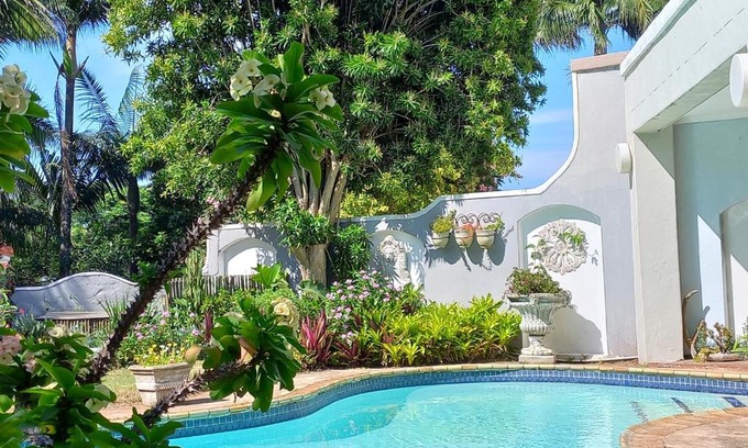 Umhlali Beach House | Pet-Friendly Oasis: Royal Palm Suite at Villa Roc Guesthouse