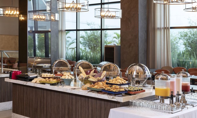 Campinas Hotel | Top-Rated Royal Palm Tower Anhanguera with Pool & Spa