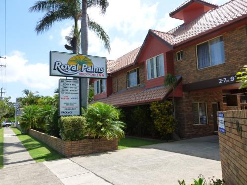 Coffs Harbour Hotel | Relax at Royal Palms Motor Inn with Pool and Breakfast