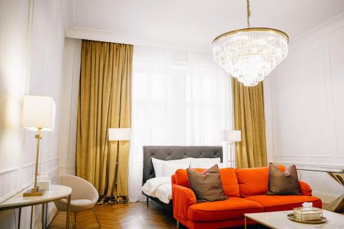 Rudolfsheim-Funfhaus Apartment | Elegant Family Retreat at Royal Residence Schönbrunn