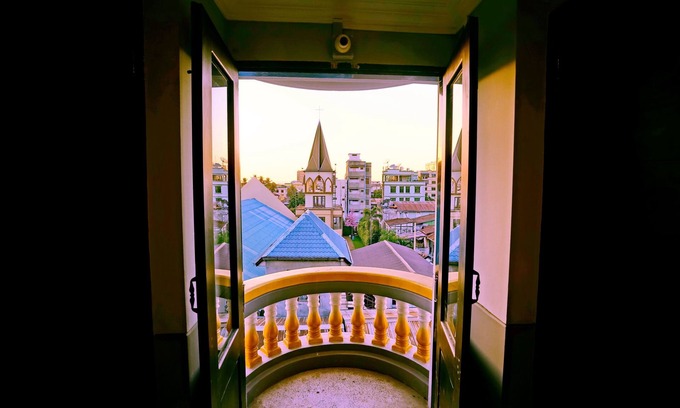 Mandalay Hotel | Explore Comfort at Royal Ruby Hotel with Spa & Breakfast